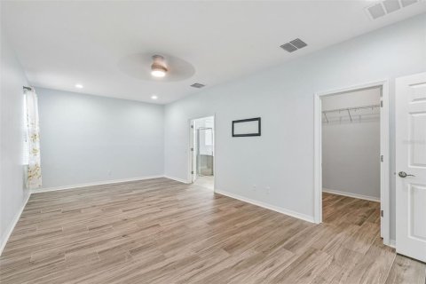 House in Odessa, Florida 4 bedrooms, 277.59 sq.m. № 2107155 - photo 21