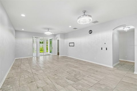 House in Odessa, Florida 4 bedrooms, 277.59 sq.m. № 2107155 - photo 17