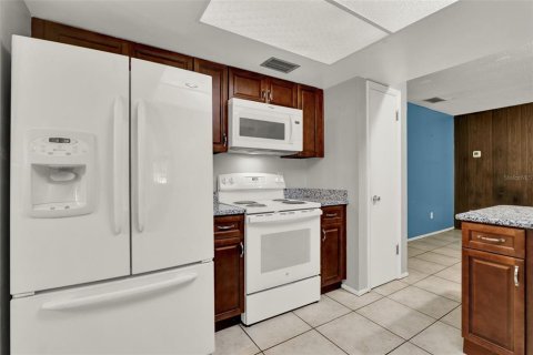 House in Casselberry, Florida 3 bedrooms, 150.78 sq.m. № 1905433 - photo 10