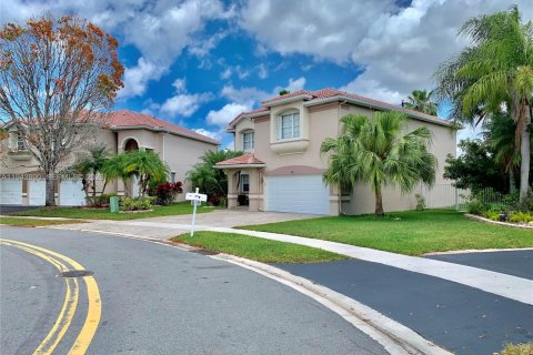 Villa ou maison à vendre à Weston, Floride: 4 chambres, 238.02 m2 № 1999178 - photo 2