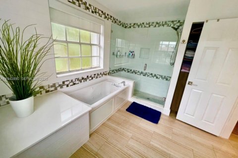 Villa ou maison à vendre à Weston, Floride: 4 chambres, 238.02 m2 № 1999178 - photo 20