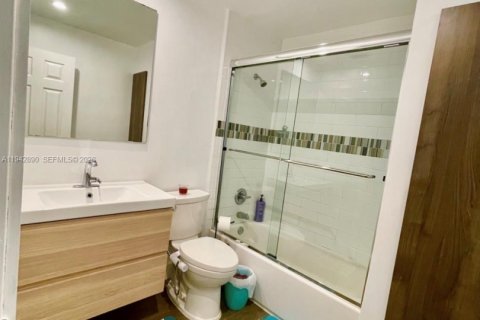 Villa ou maison à vendre à Weston, Floride: 4 chambres, 238.02 m2 № 1999178 - photo 25