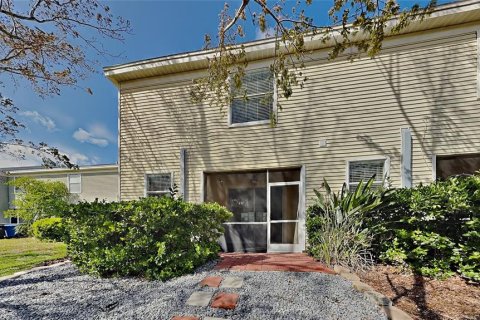 Adosado en venta en Tampa, Florida, 2 dormitorios, 116.31 m2 № 1518683 - foto 10