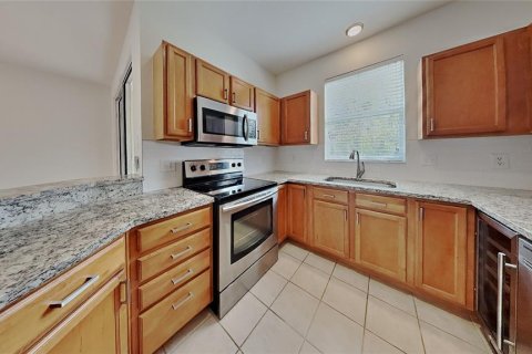 Adosado en venta en Tampa, Florida, 2 dormitorios, 116.31 m2 № 1518683 - foto 4