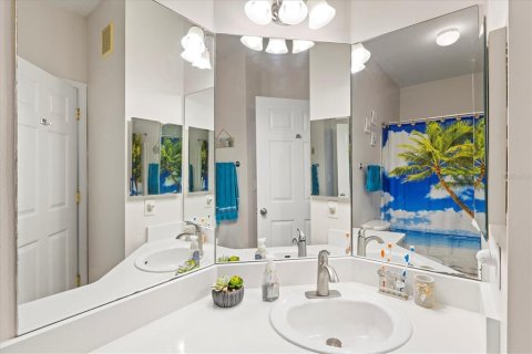 Condo in Bradenton, Florida, 2 bedrooms  № 1906148 - photo 28