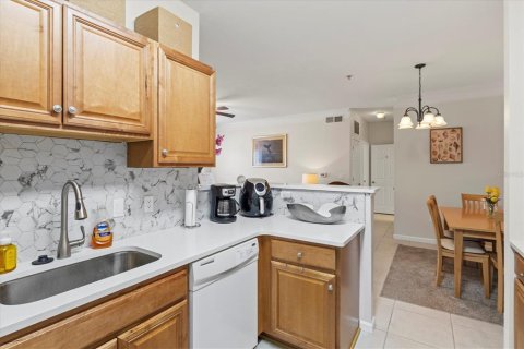 Condo in Bradenton, Florida, 2 bedrooms  № 1906148 - photo 17