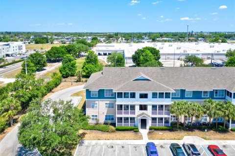 Condo in Bradenton, Florida, 2 bedrooms  № 1906148 - photo 1