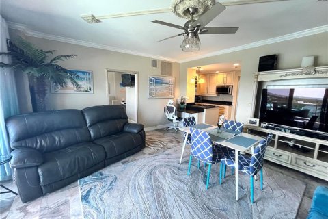 Condo in Clearwater, Florida, 1 bedroom № 2203593 - photo 11