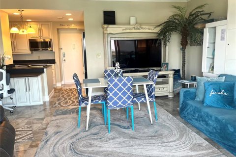 Condo in Clearwater, Florida, 1 bedroom № 2203593 - photo 13