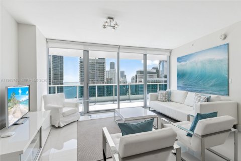 Condominio en Miami, Florida, 2 dormitorios  № 2030573