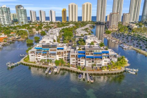 Condo in Sunny Isles Beach, Florida, 3 bedrooms № 2082333 - photo 4