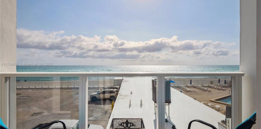 Condo à Hollywood, Floride, 2 chambres № 1864785