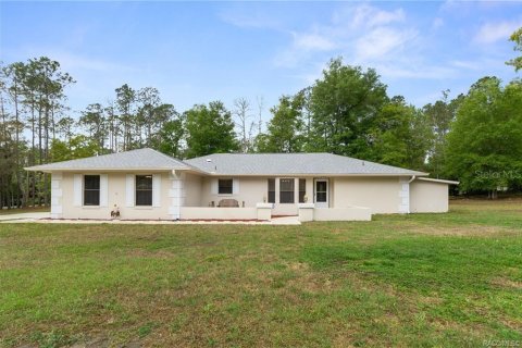 House in Dunnellon, Florida 2 bedrooms, 155.61 sq.m. № 2121906