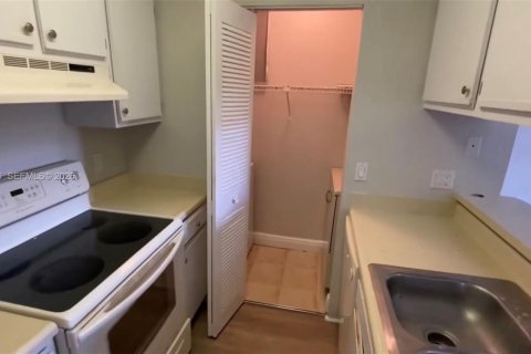 Copropriété à louer à Pompano Beach, Floride: 1 chambre, 72.93 m2 № 2056202 - photo 9