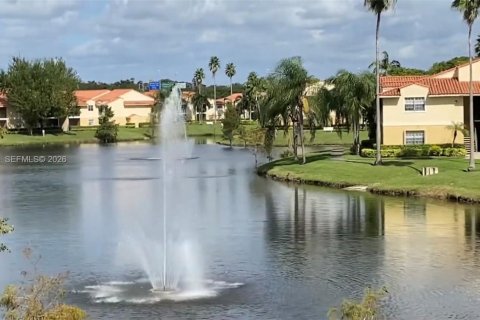 Condominio en Pompano Beach, Florida, 1 dormitorio  № 2056202