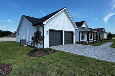 House in Winter Haven, Florida 4 bedrooms, 261.8 sq.m. № 1650055 - photo 3