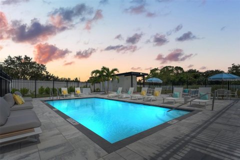 Townhouse in Pinellas Park, Florida 3 bedrooms, 218.41 sq.m. № 2217926 - photo 12