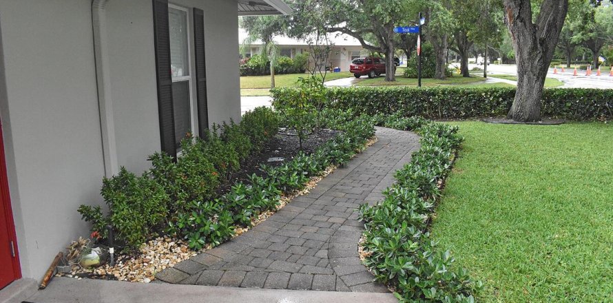 Immobilier commercial à North Palm Beach, Floride 2 chambres, 84.17 m2 № 1168813