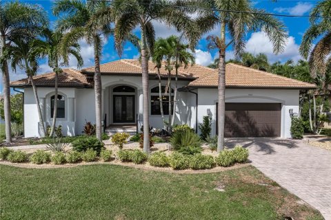 Villa ou maison à Punta Gorda, Floride 3 chambres, 239.59 m2 № 2093727