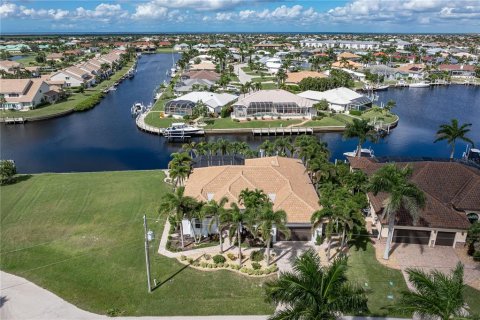 Casa en venta en Punta Gorda, Florida, 3 dormitorios, 239.59 m2 № 2093727 - foto 2