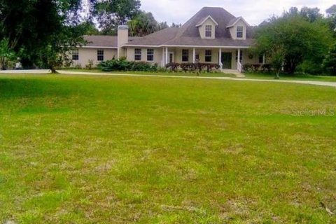 House in Crystal River, Florida 4 bedrooms, 330.92 sq.m. № 2156064