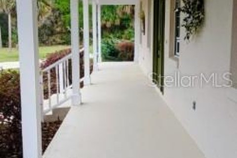 House in Crystal River, Florida 4 bedrooms, 330.92 sq.m. № 2156064 - photo 5