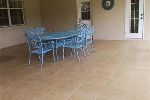 House in Crystal River, Florida 4 bedrooms, 330.92 sq.m. № 2156064 - photo 29