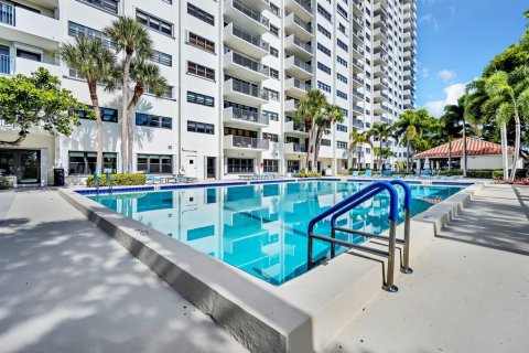 Condo in Fort Lauderdale, Florida, 2 bedrooms № 2191673 - photo 27