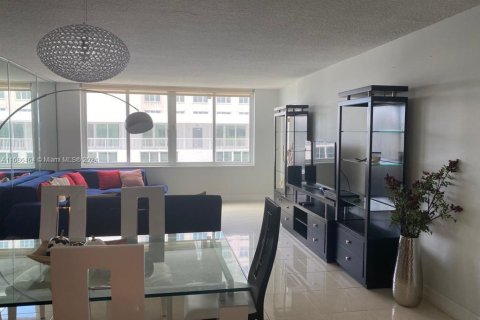 Appartement à louer à Miami Beach, Floride: 2 chambres, 91.04 m2 № 1859637 - photo 14