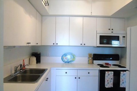 Condo in Boynton Beach, Florida, 1 bedroom № 2189808 - photo 11