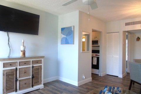 Condo in Boynton Beach, Florida, 1 bedroom № 2189808 - photo 5