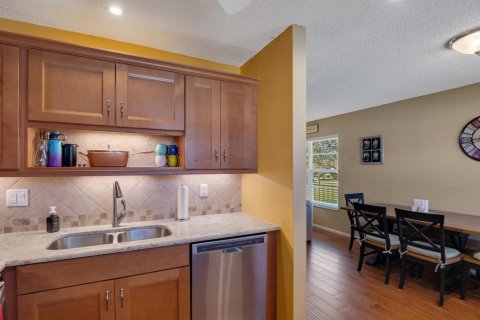 Condo in Vero Beach, Florida, 2 bedrooms  № 2082614 - photo 12