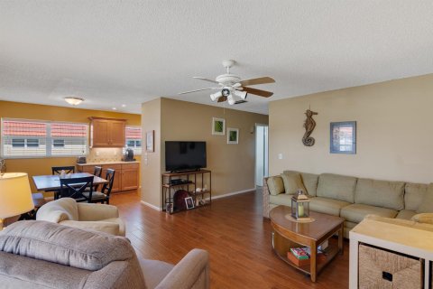 Condo in Vero Beach, Florida, 2 bedrooms  № 2082614 - photo 2
