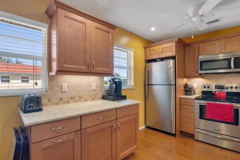 Condo in Vero Beach, Florida, 2 bedrooms  № 2082614 - photo 9