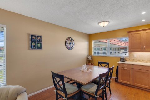 Condo in Vero Beach, Florida, 2 bedrooms  № 2082614 - photo 5