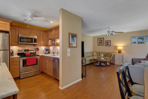 Condo in Vero Beach, Florida, 2 bedrooms  № 2082614 - photo 8