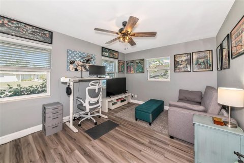 House in Bradenton, Florida 5 bedrooms, 215.44 sq.m. № 1654033 - photo 11