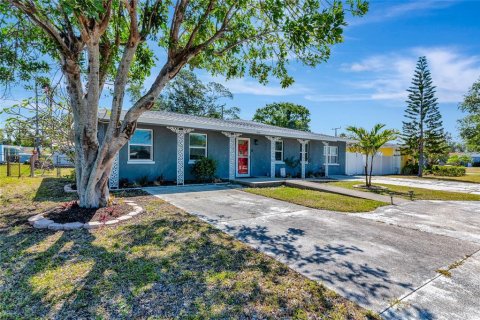 House in Bradenton, Florida 5 bedrooms, 215.44 sq.m. № 1654033 - photo 17