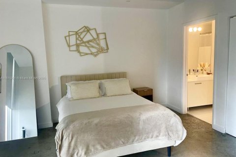 Condo in Miami, Florida, 1 bedroom  № 1926228 - photo 4