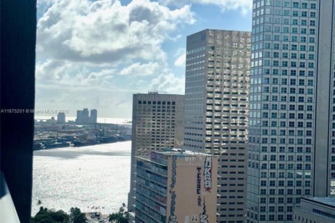 Condo in Miami, Florida, 1 bedroom  № 1926228 - photo 12