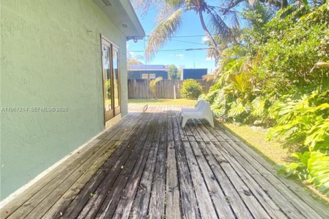 Casa en venta en South Miami, Florida, 3 dormitorios, 120.4 m2 № 2028555 - foto 5