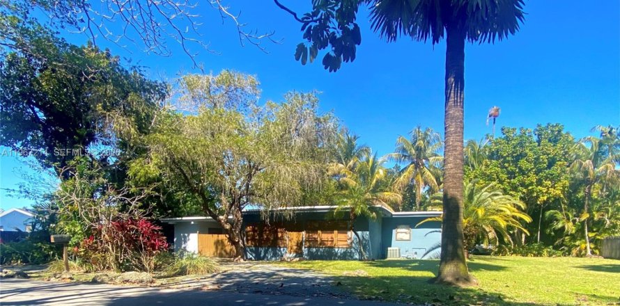 Casa en South Miami, Florida 3 dormitorios, 120.4 m2 № 2028555