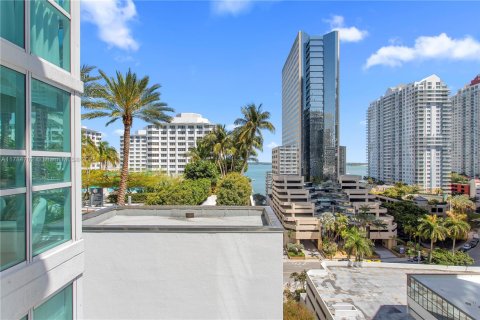 Condo in Miami, Florida, 2 bedrooms  № 1704127 - photo 17