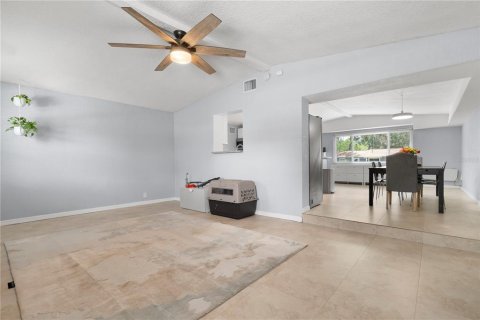 Casa en venta en Valrico, Florida, 4 dormitorios, 207.64 m2 № 2112639 - foto 18