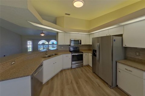 Villa ou maison à louer à Punta Gorda, Floride: 3 chambres, 129.13 m2 № 2433302 - photo 6