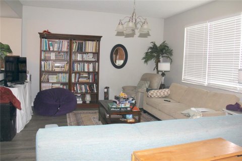 Casa en alquiler en Orlando, Florida, 4 dormitorios, 269.42 m2 № 1899485 - foto 4
