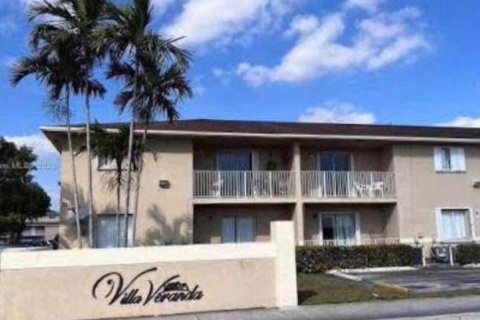 Condo in Hialeah, Florida, 2 bedrooms  № 2397218