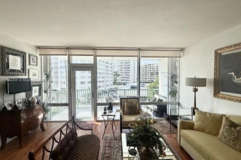 Condominio en venta en Miami, Florida, 1 dormitorio, 73.11 m2 № 1980037 - foto 4