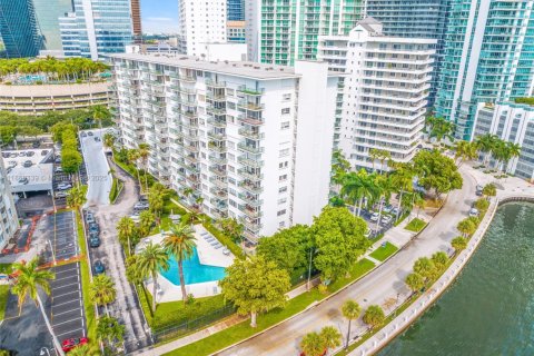 Condominio en venta en Miami, Florida, 1 dormitorio, 73.11 m2 № 1980037 - foto 1