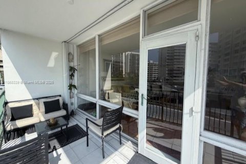 Condominio en venta en Miami, Florida, 1 dormitorio, 73.11 m2 № 1980037 - foto 17